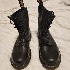 Doc Martens soft leather boots ladies 8 men 7